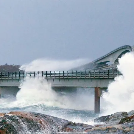 アパート Lyngstadveien 128 Near The Atlantic Road